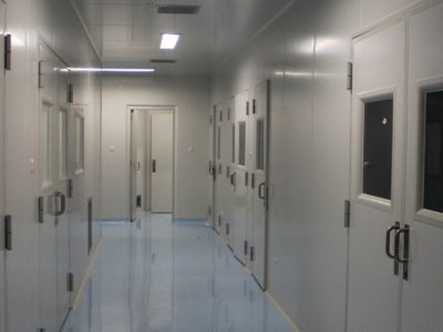 Aluminium sandwich panel doors